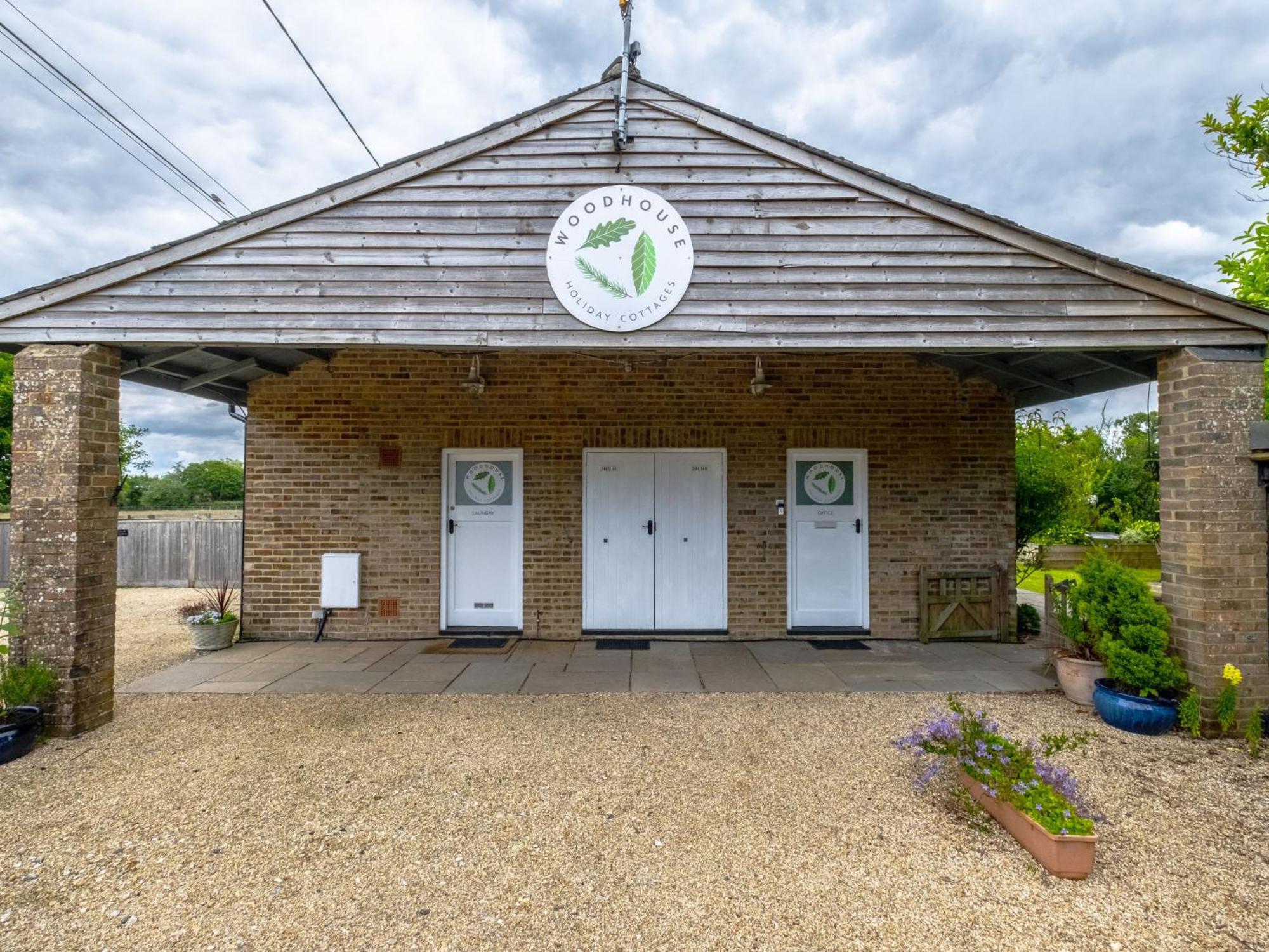 Holiday Home Woodhouse-4 By Interhome Shermanbury Esterno foto